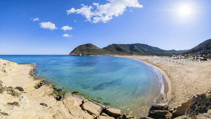 Playazo de Rodalquilar，西班牙Cabo de Gata-Níjar自然保护区的海滩之一